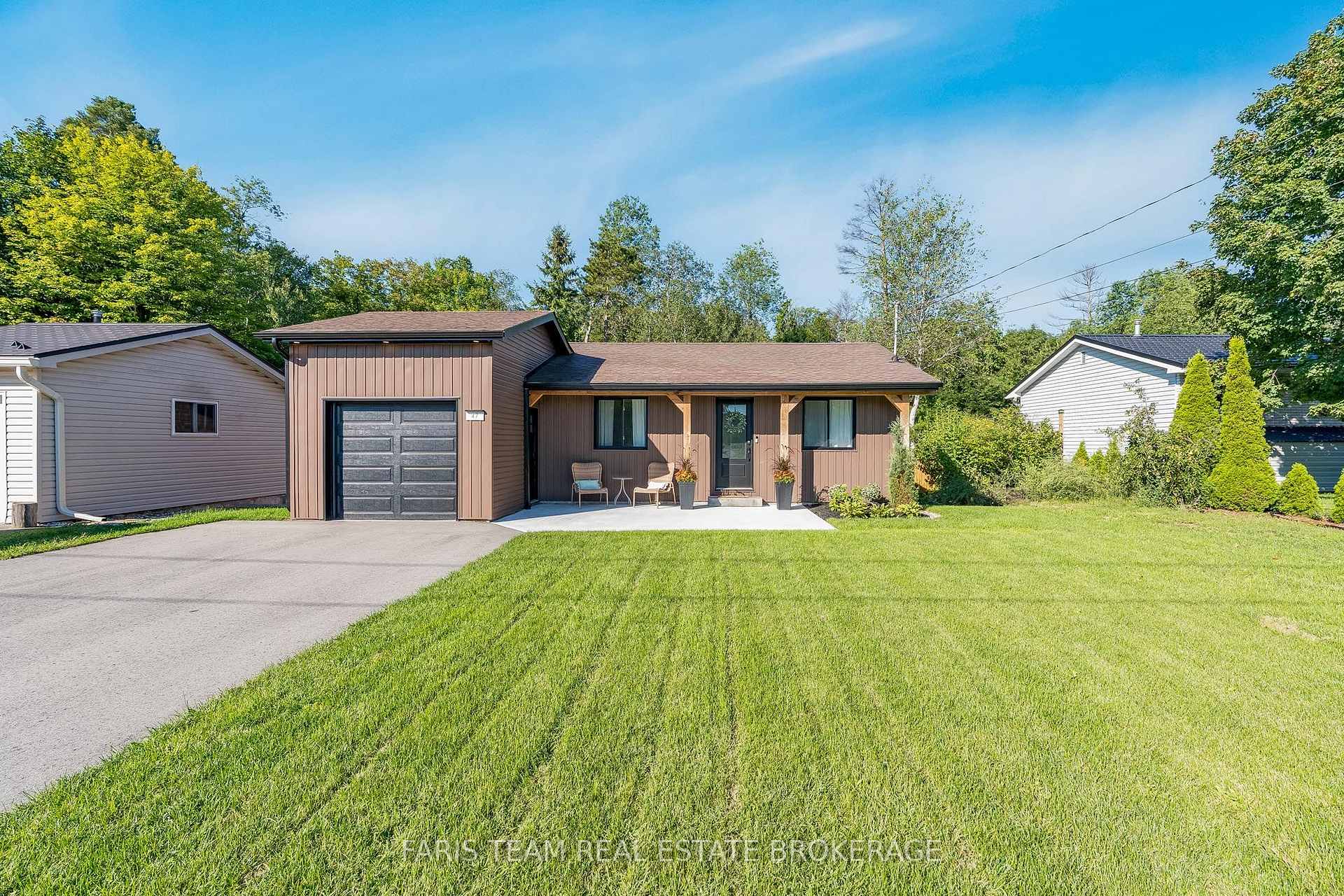 47 Sandsprings Crescent, Essa, ON, exterior
