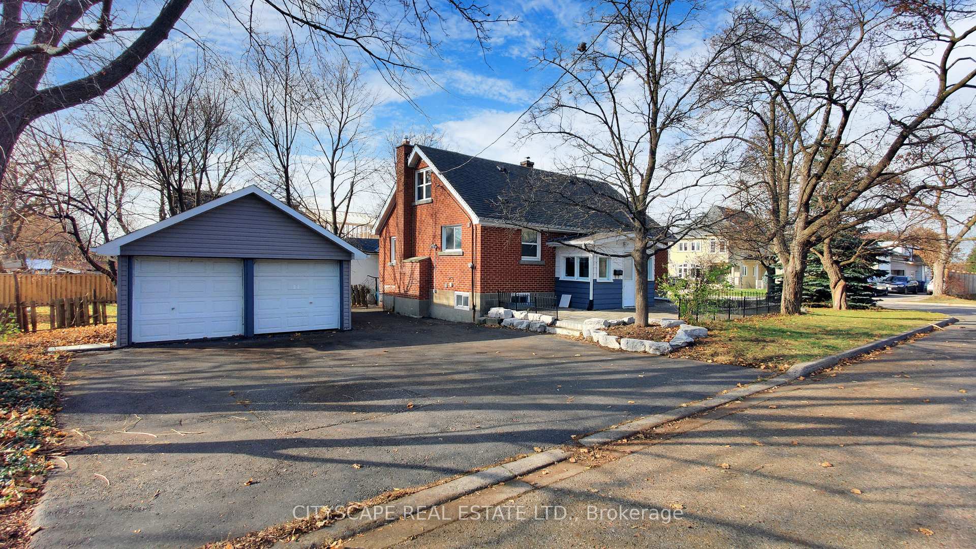 39 Woodward Avenue, Brampton, ON, exterior