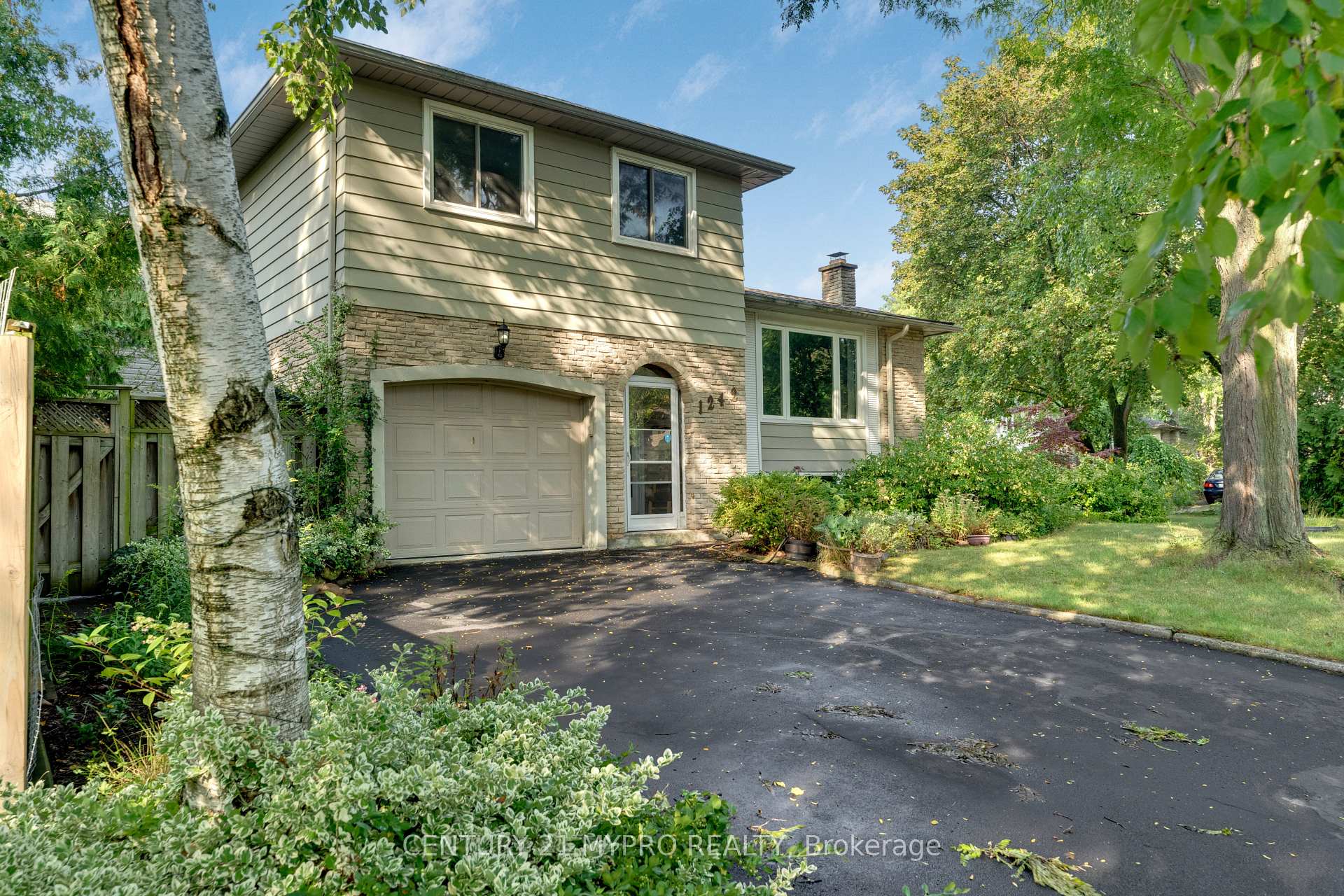 1242 Richards Crescent, Oakville, ON, exterior