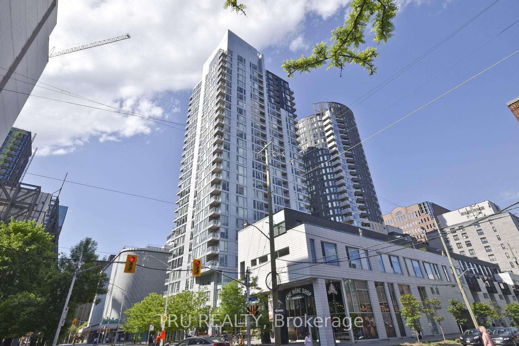 1110 - 179 Metcalfe Street, Ottawa Centre, ON, exterior