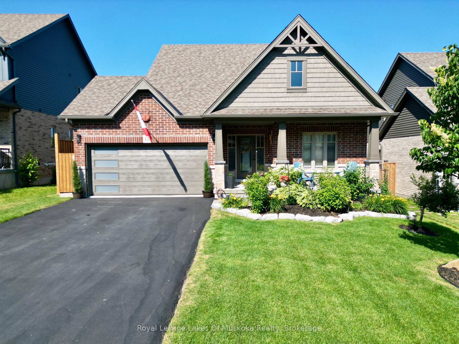 11 Braeside Crescent, Huntsville, ON, exterior