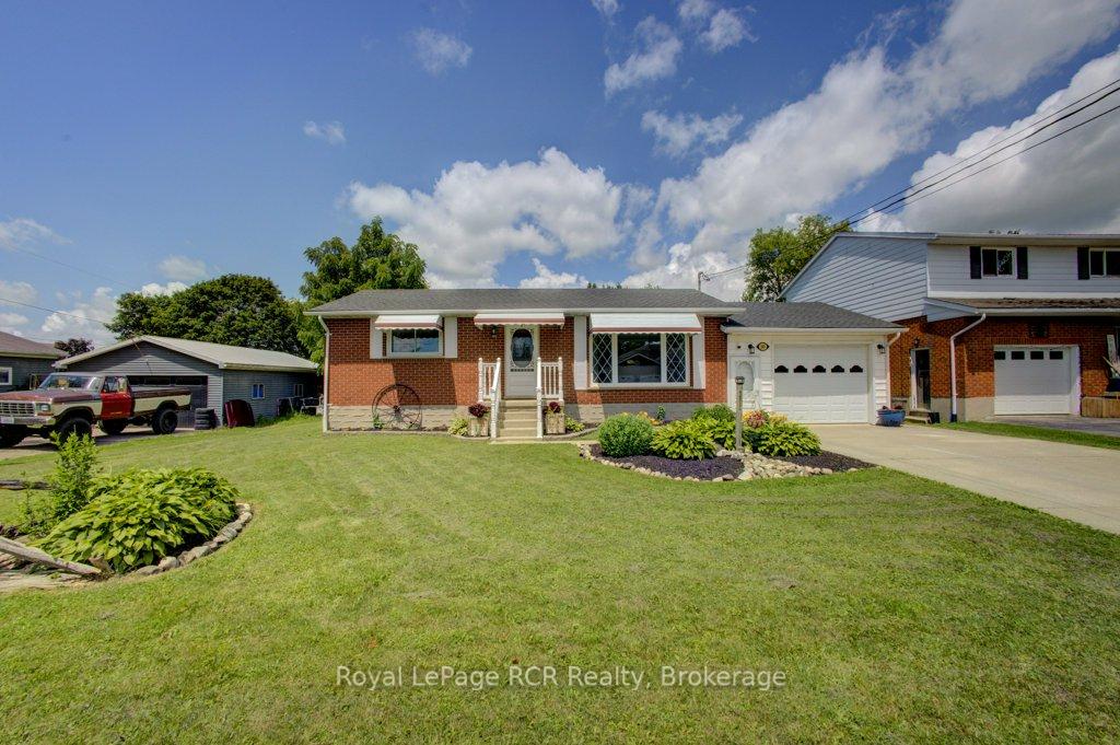 280 Domville Street, Wellington North, ON, exterior