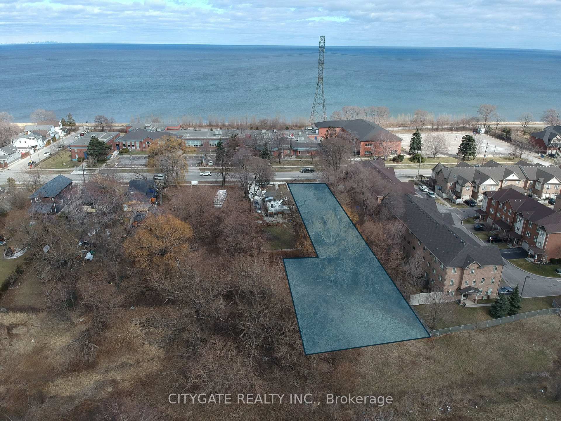 480 Beach Boulevard, Hamilton, ON, exterior