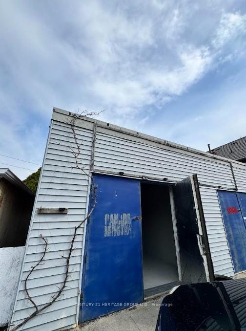 2 - 321 Robert Street, Hamilton, ON, exterior