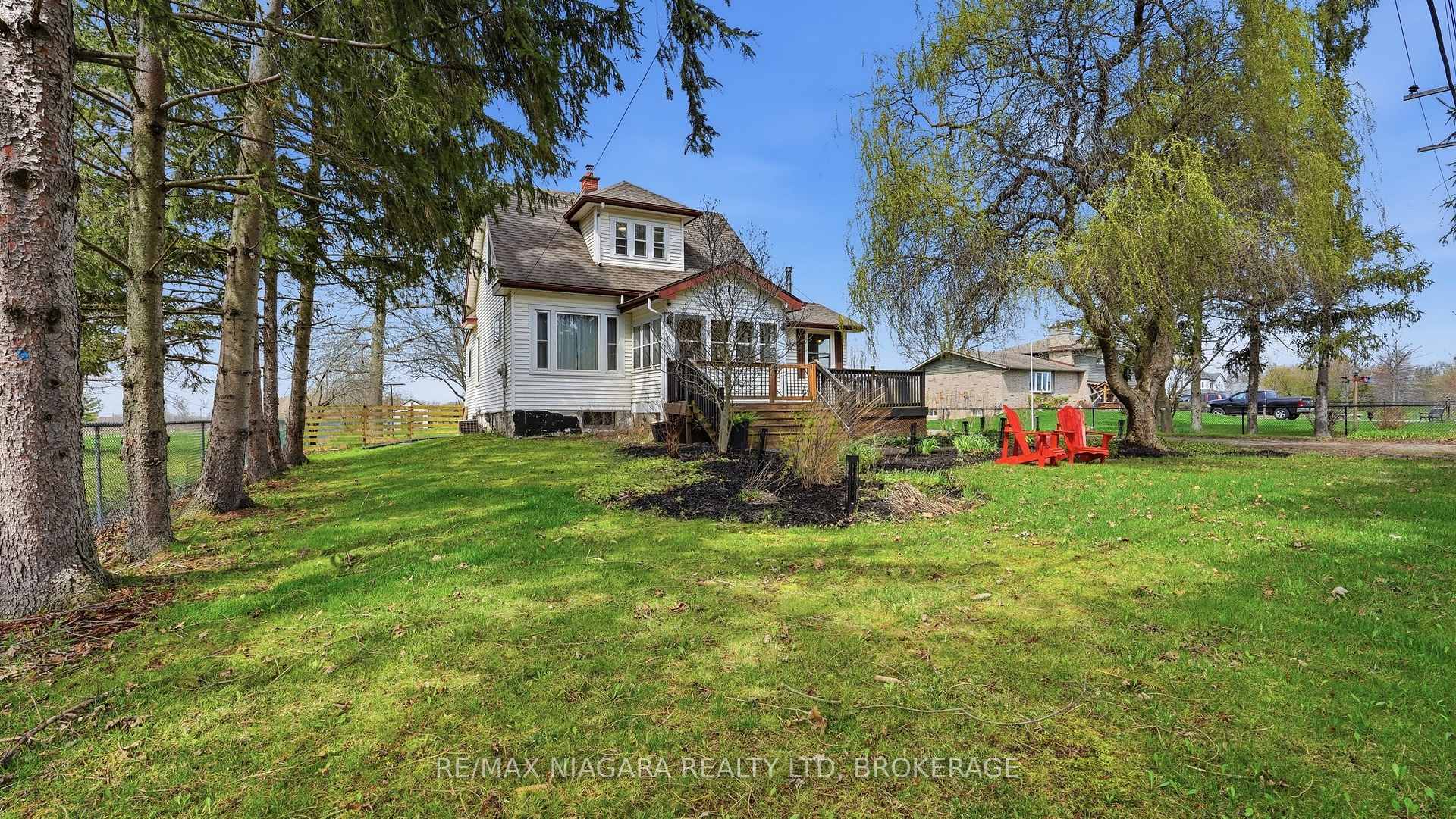 106 Colborne Street, Welland, ON, exterior