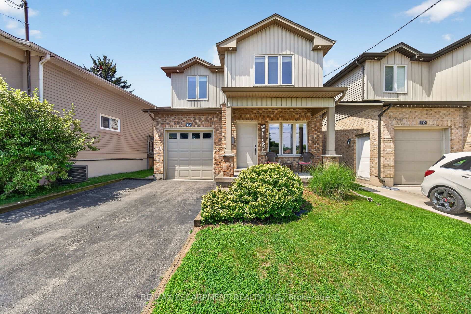 17 Grantham Avenue S, St. Catharines, ON, exterior