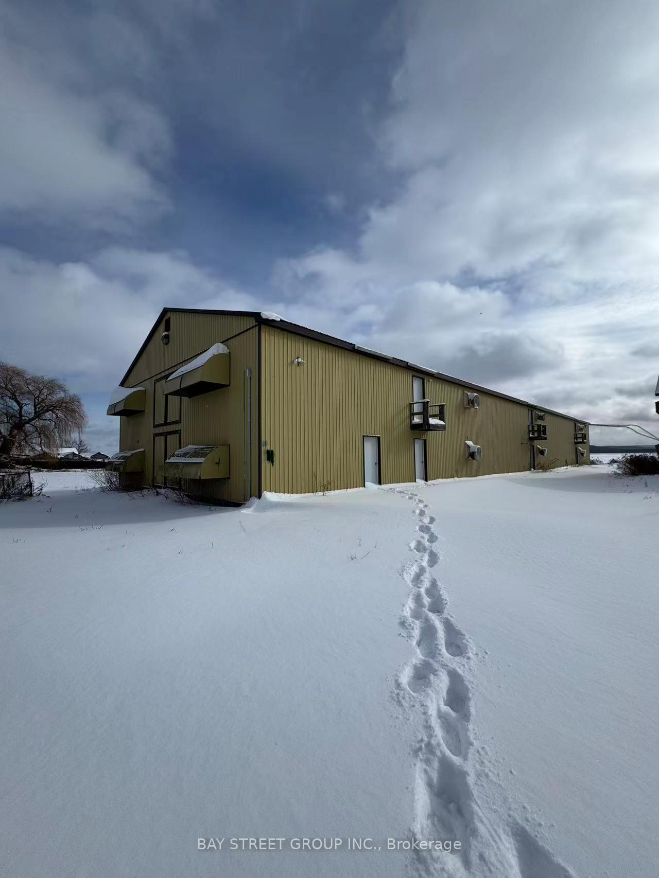 Barn 4 - 641 Canal Road, Bradford West Gwillimbury, ON, exterior
