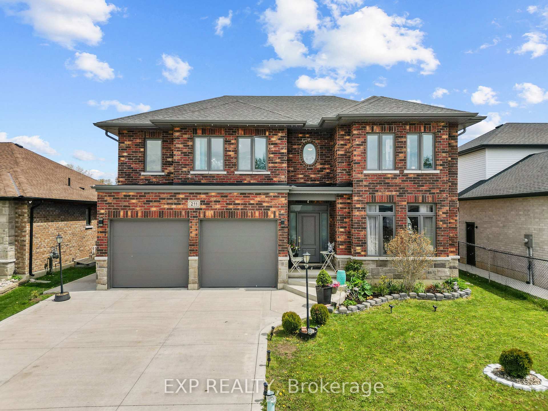 211 Leitch Street, Dutton/Dunwich, ON, exterior