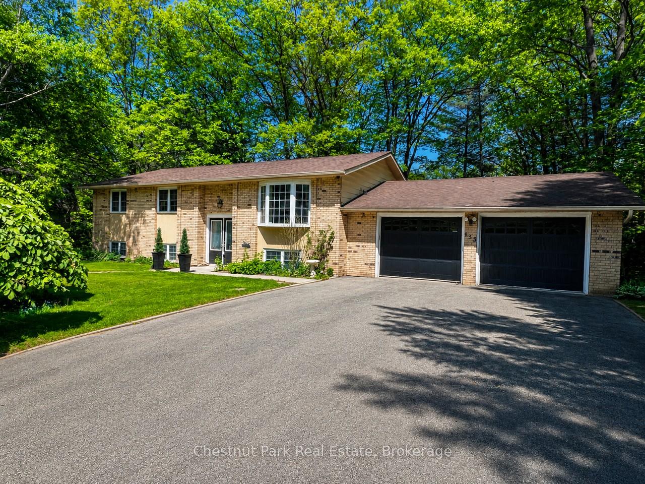 135 Christopher Avenue, Wasaga Beach, ON, exterior