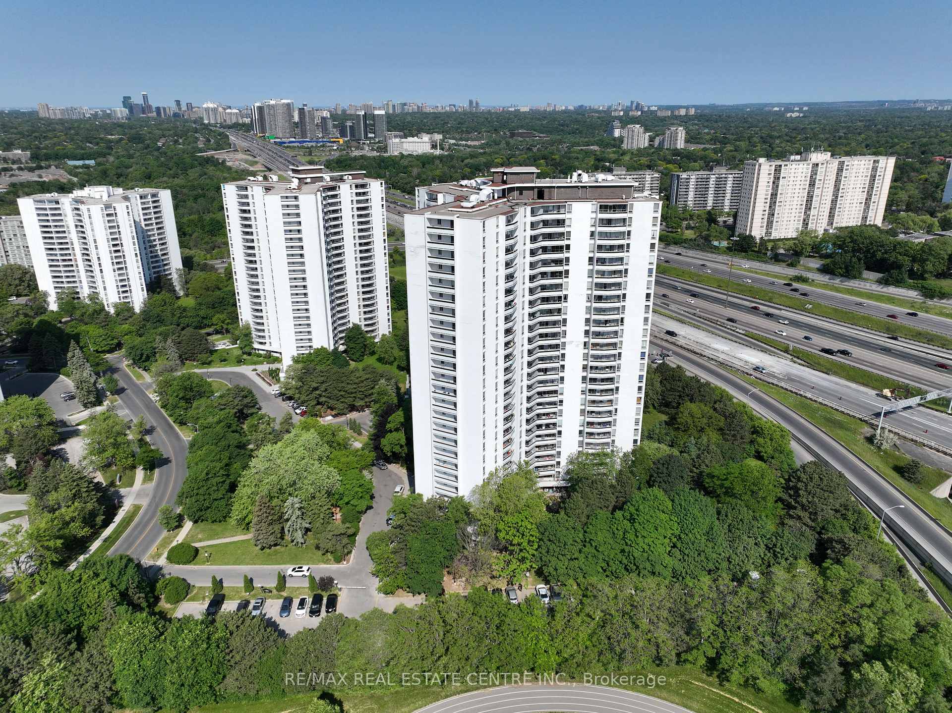 2201 - 100 Graydon Hall Drive, Toronto C13, ON, exterior