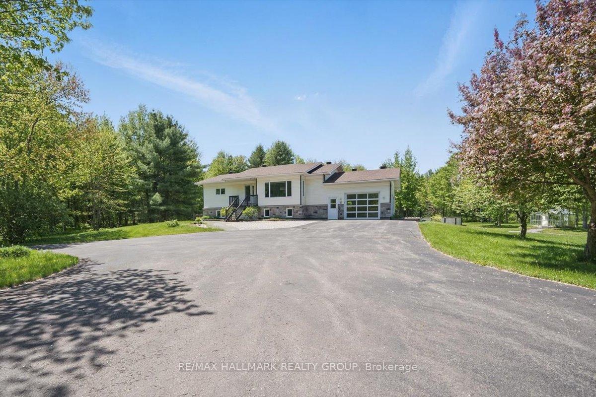 1720 Des Pins Road, The Nation, ON, exterior