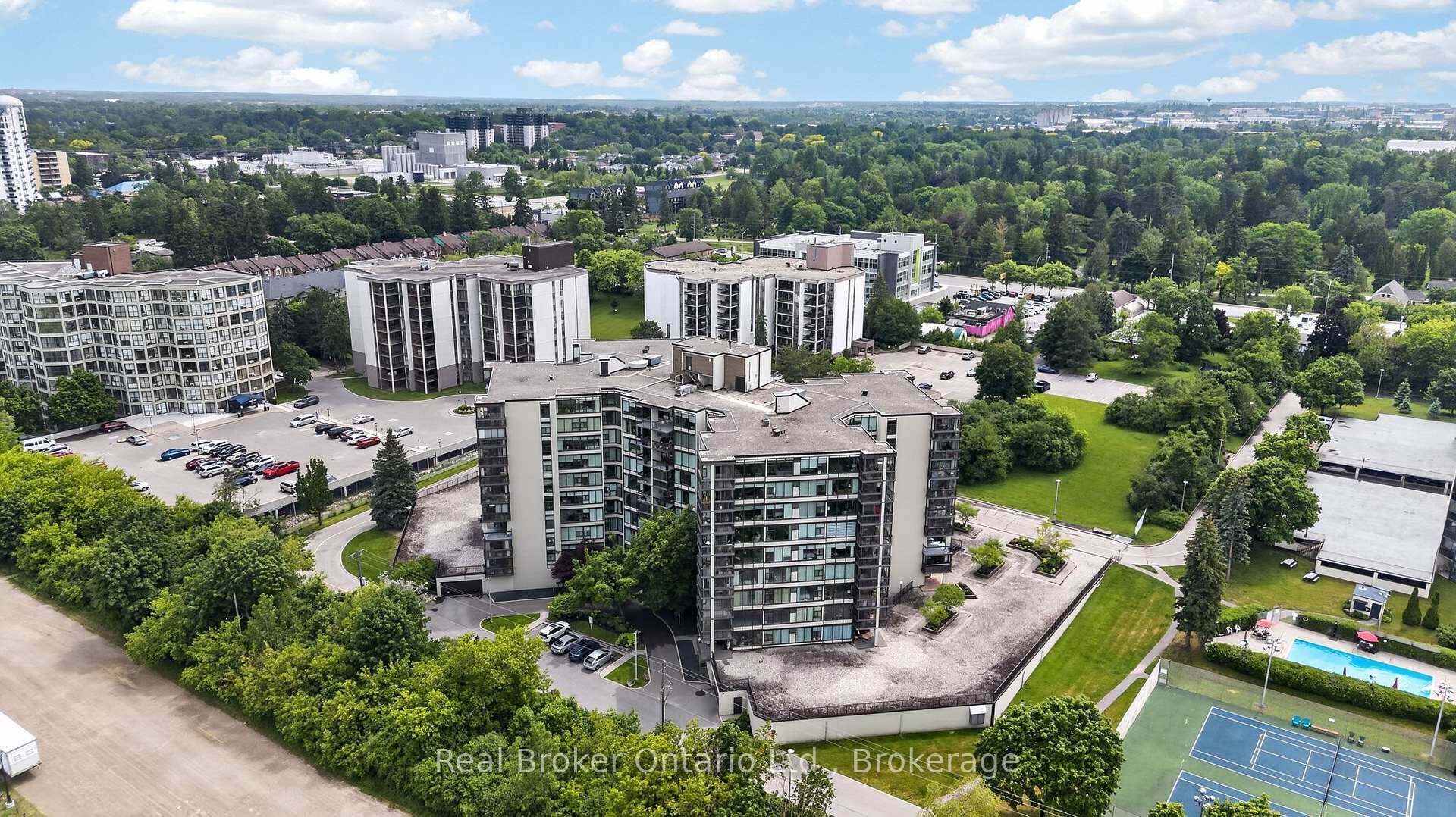811 - 23 Woodlawn Road E, Guelph, ON, exterior
