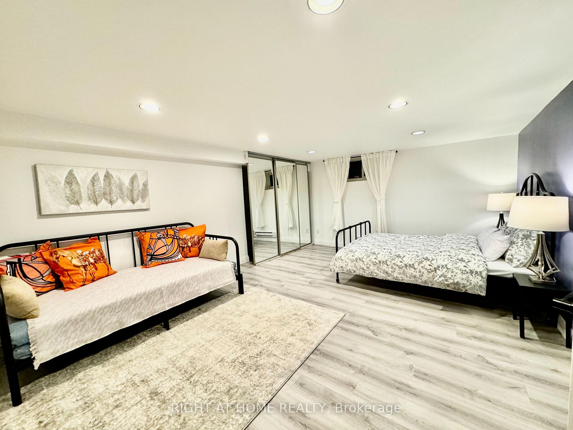 Lower Apartment - 1196 Avenue Road, Toronto C04, ON, exterior