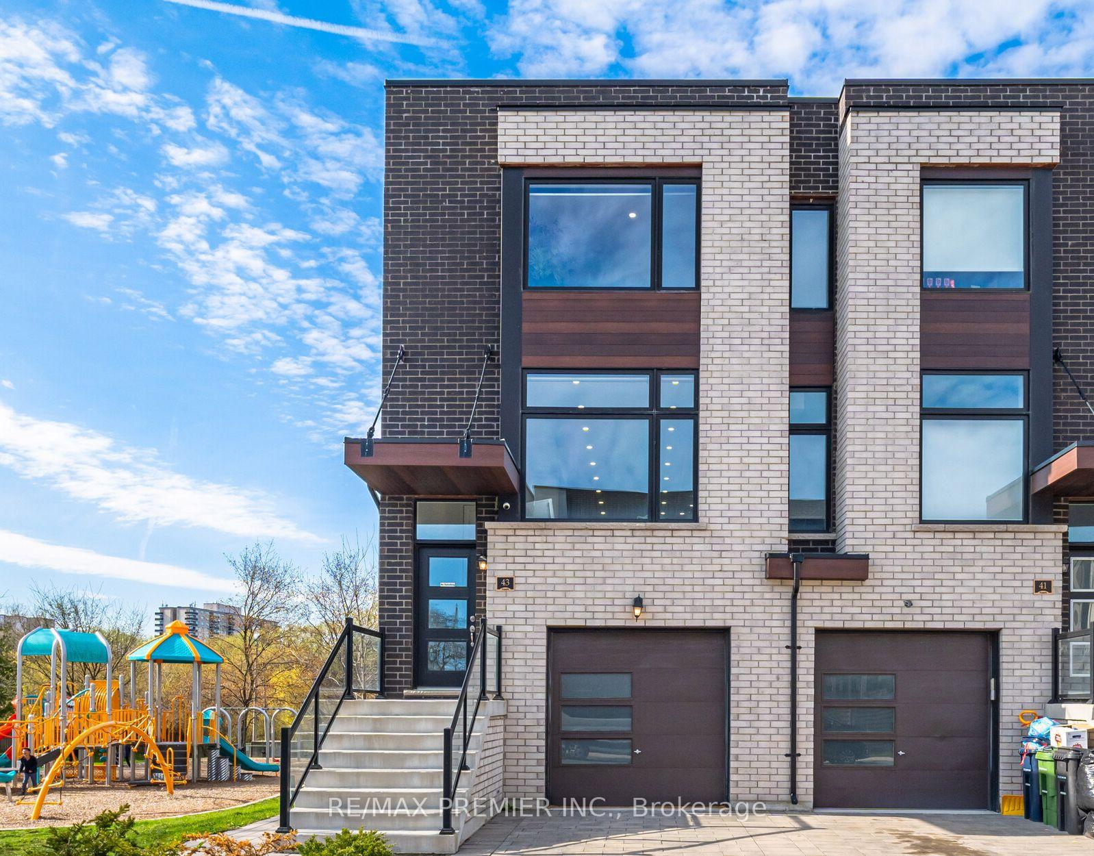 43 Wild Rose Gardens, Toronto W04, ON, exterior