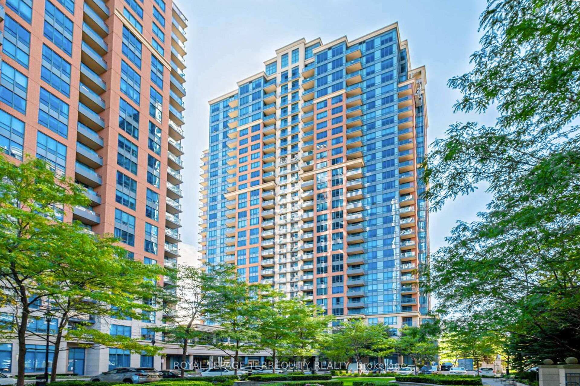 2040 - 35 Viking Lane, Toronto W08, ON, exterior