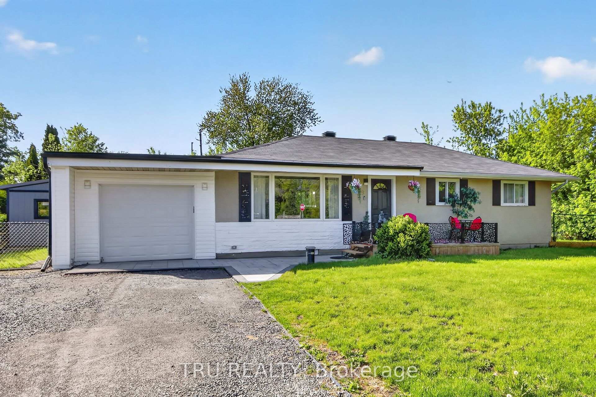 19 Todd Drive, Stittsville - Munster - Richmond, ON, exterior