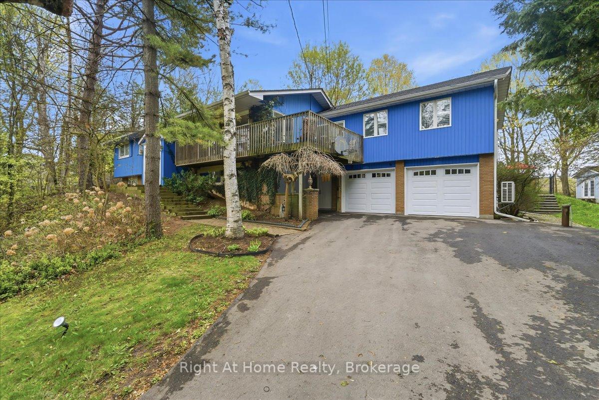 1252 Britannia Road, Burlington, ON, exterior