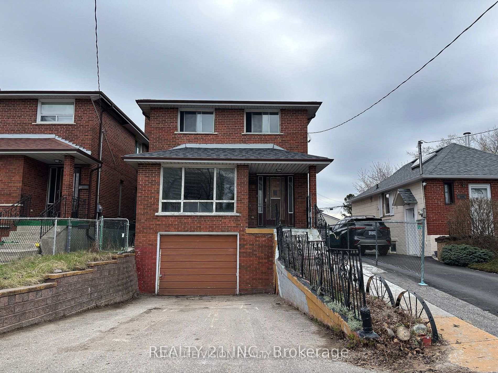102 Magnolia Avenue, Toronto E04, ON, exterior