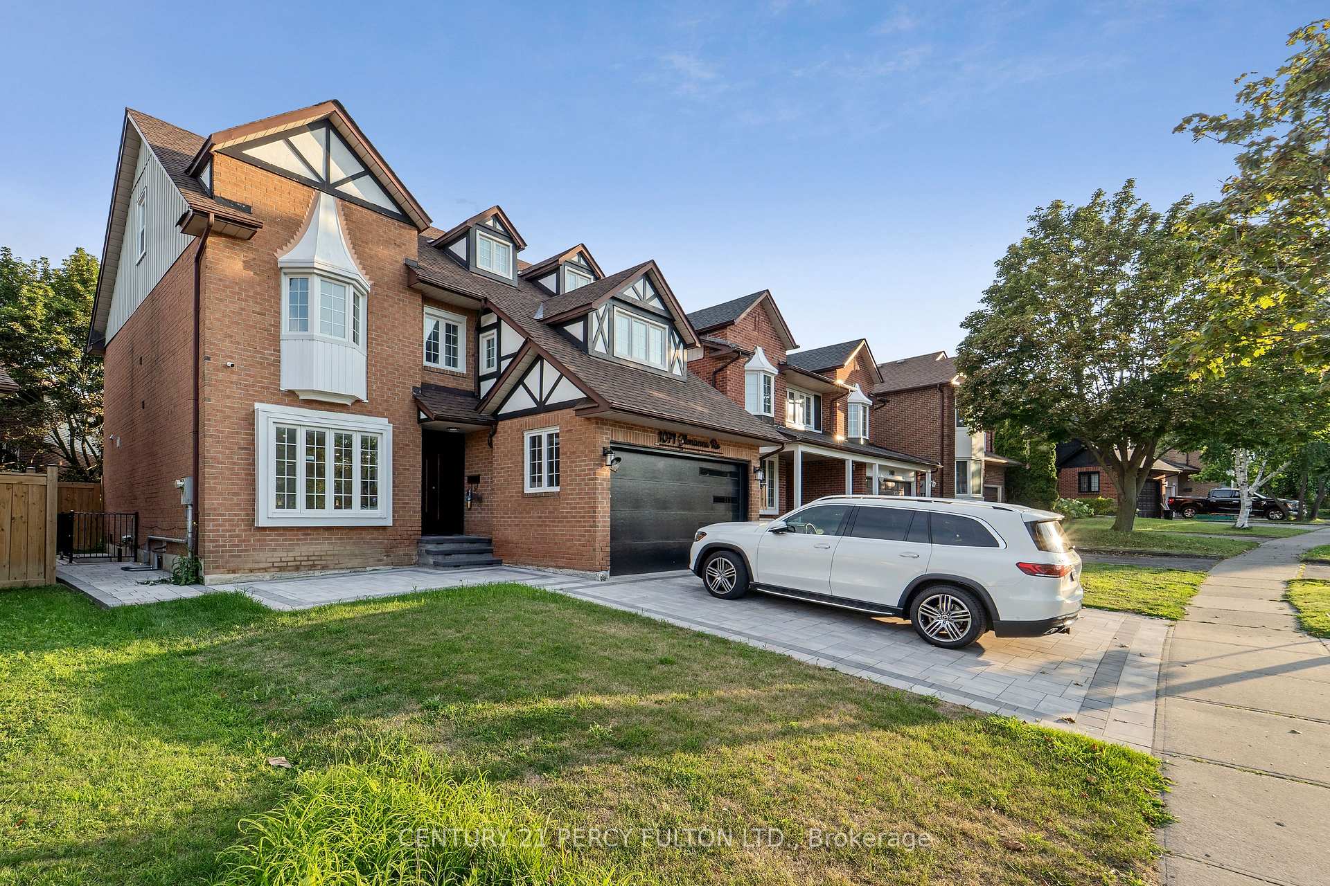 1071 Glenanna Road, Pickering, ON, exterior