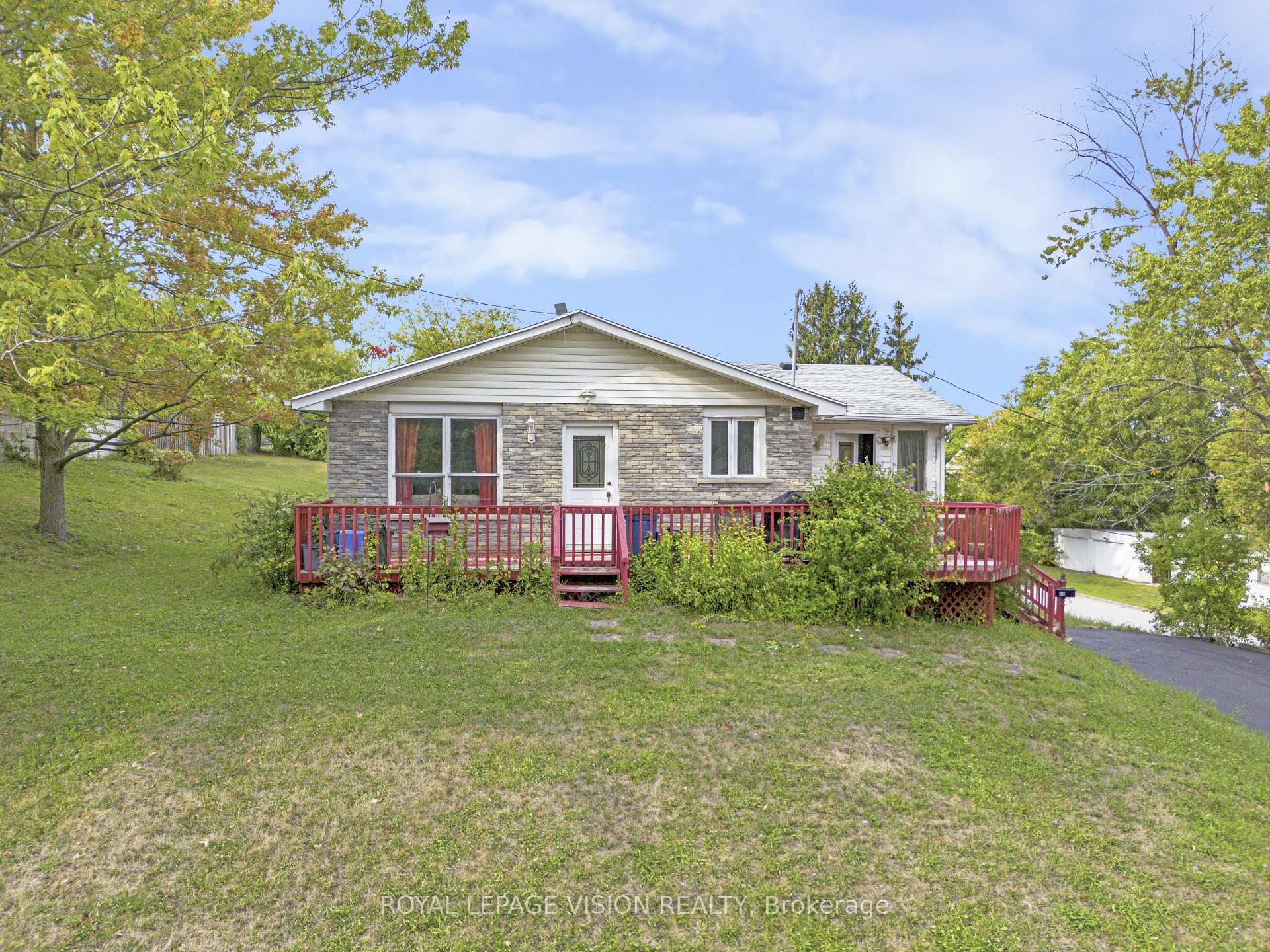 Unit B - 43 Lavinia Street N, Fort Erie, ON, exterior