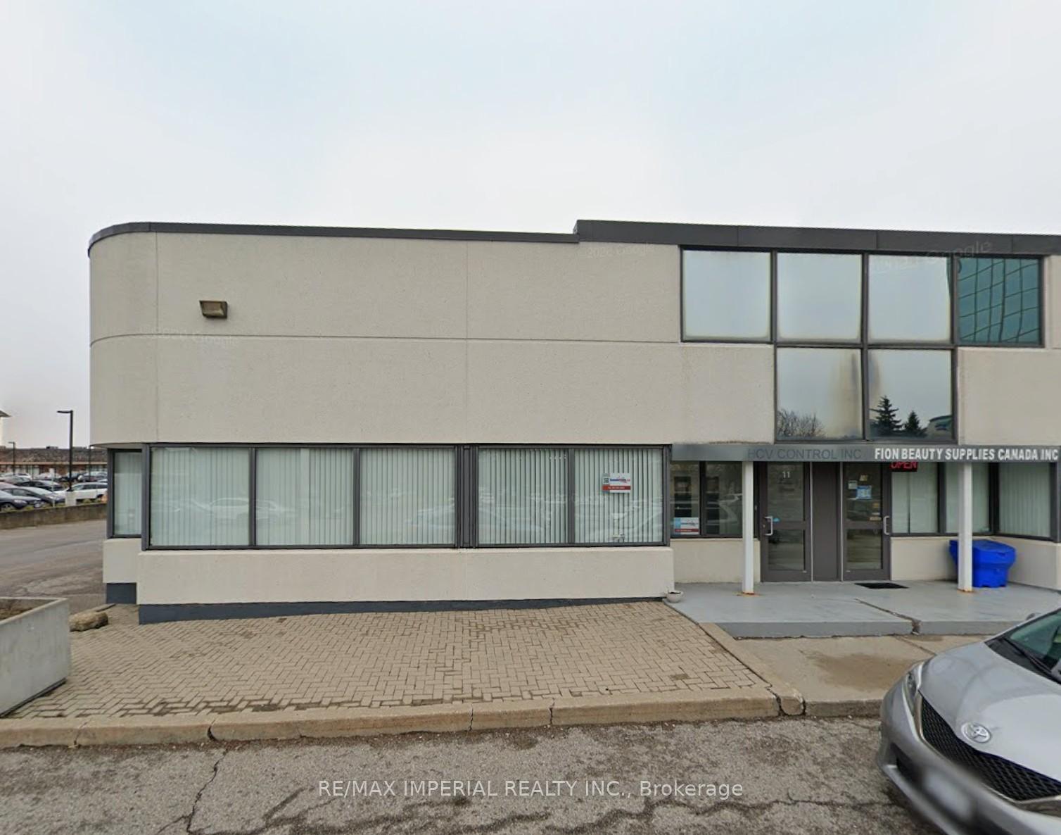 11 - 15 West Pearce Street, Richmond Hill, ON, exterior