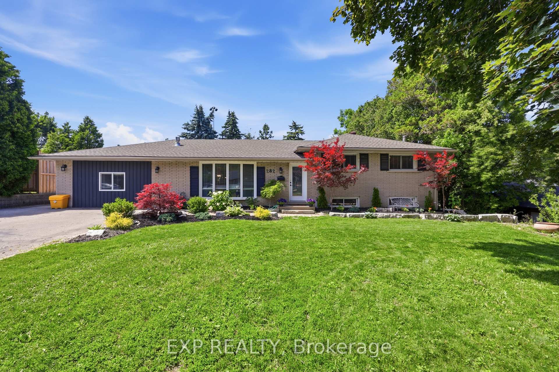 282 Harmony Road, Hamilton, ON, exterior