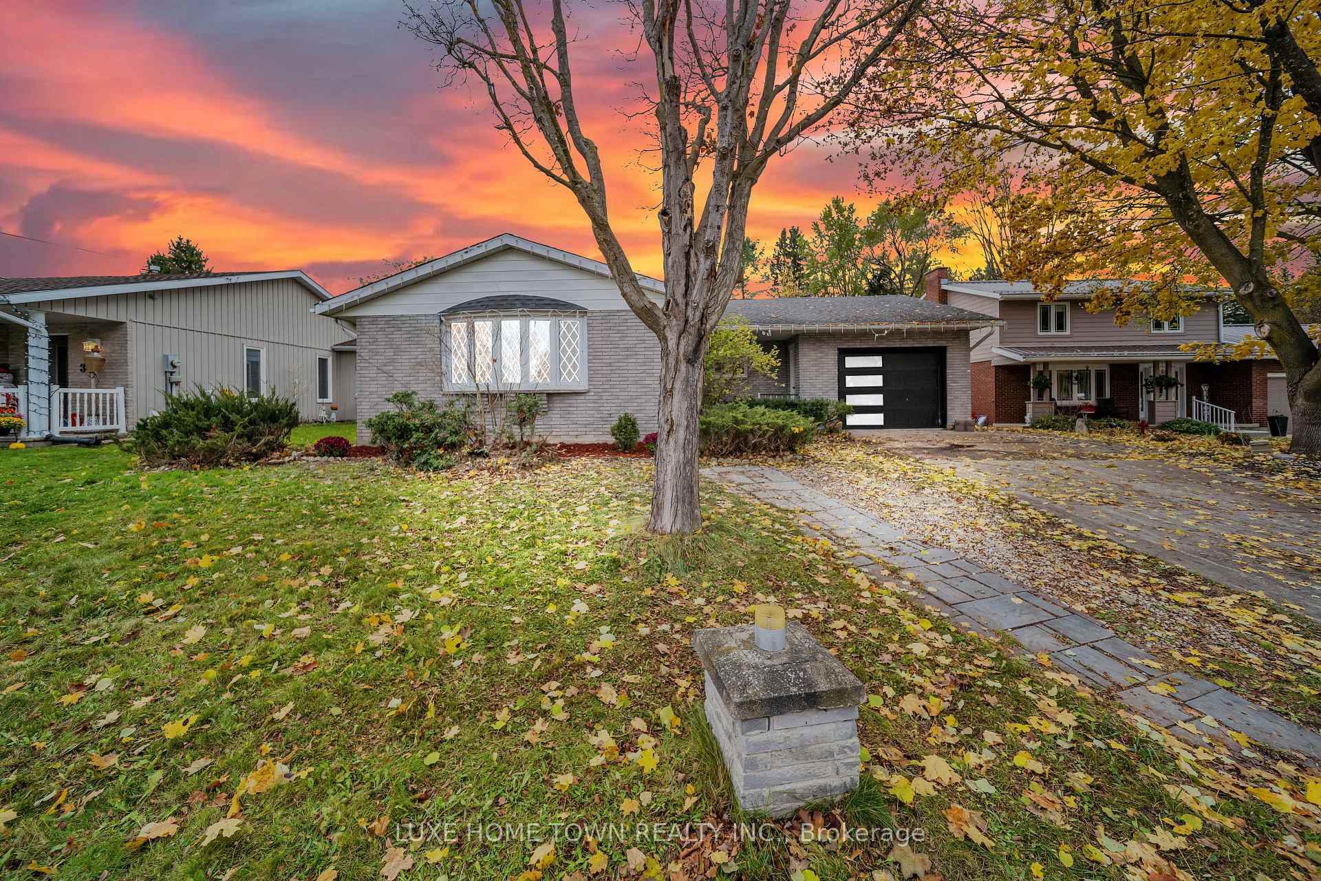 5 Centennial Drive, Brockton, ON, exterior