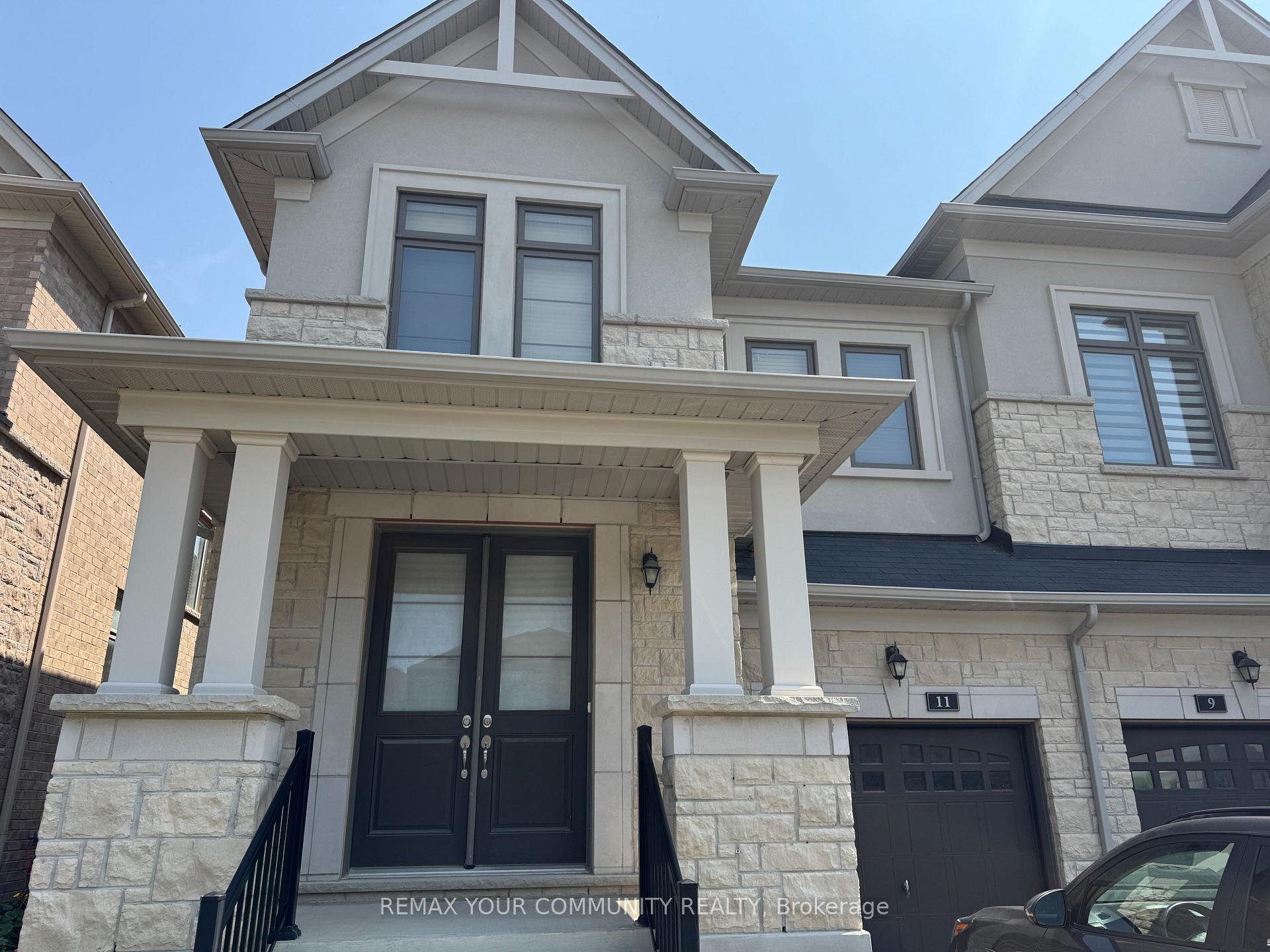 11 John Smith Street, East Gwillimbury, ON, exterior