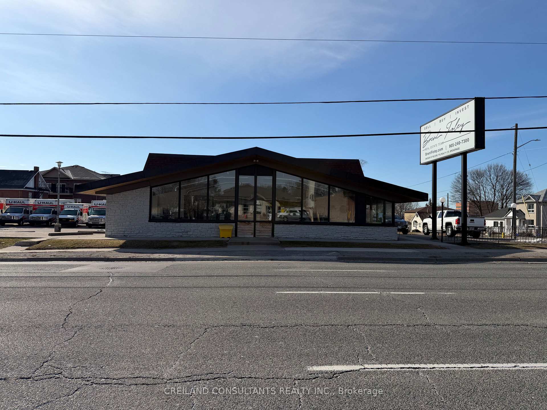 375 King Street, Oshawa, ON, exterior