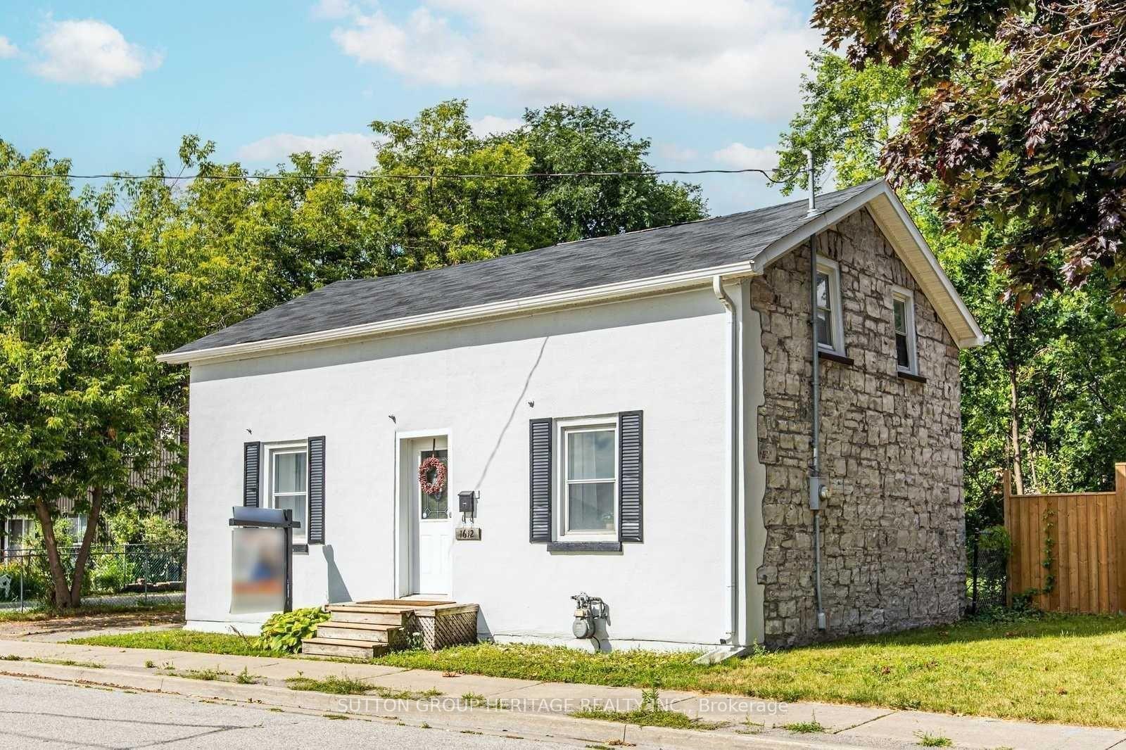 1612 Dufferin Street, Whitby, ON, exterior