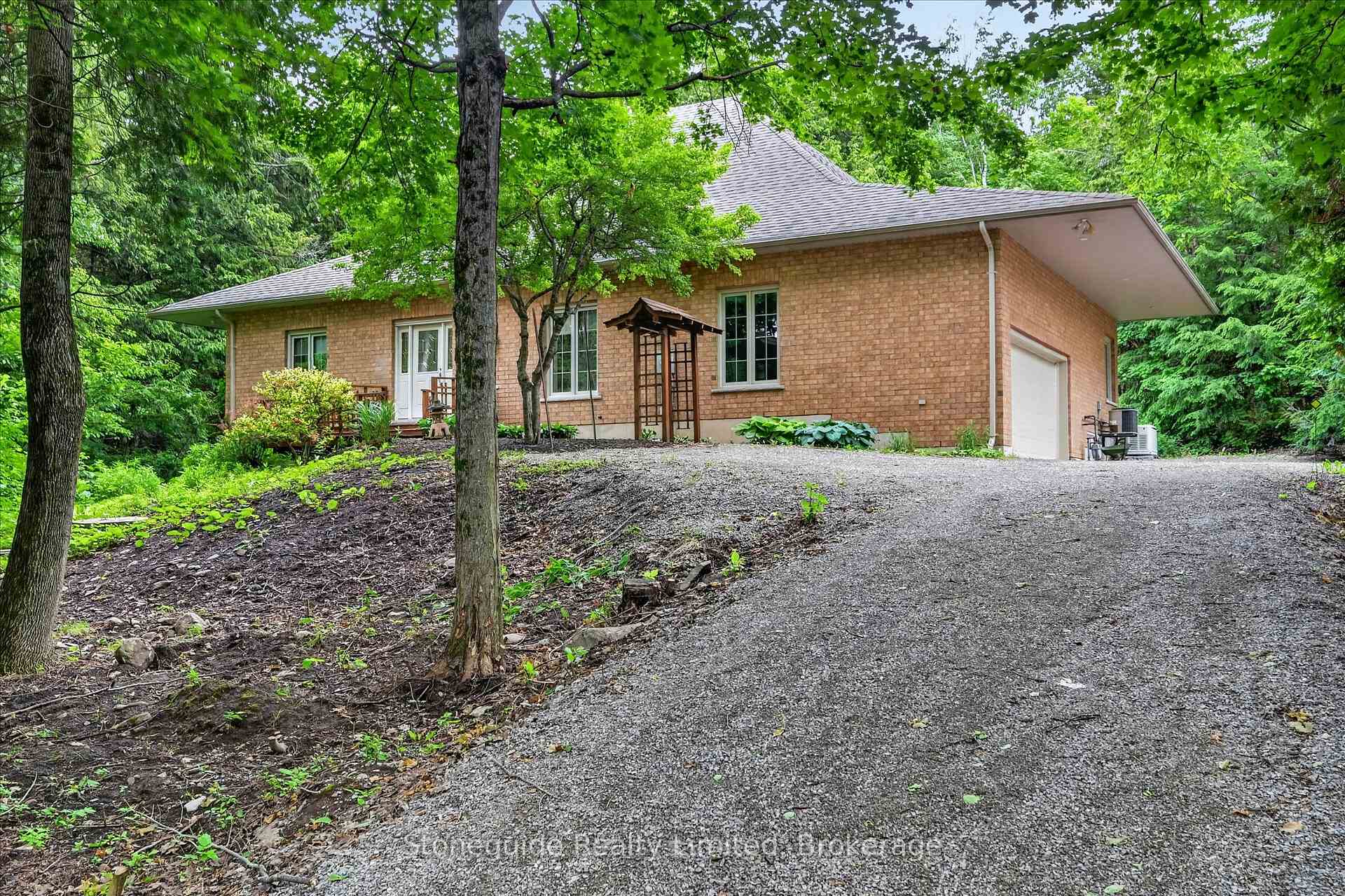 761 Cedarhurst Drive, Selwyn, ON, exterior