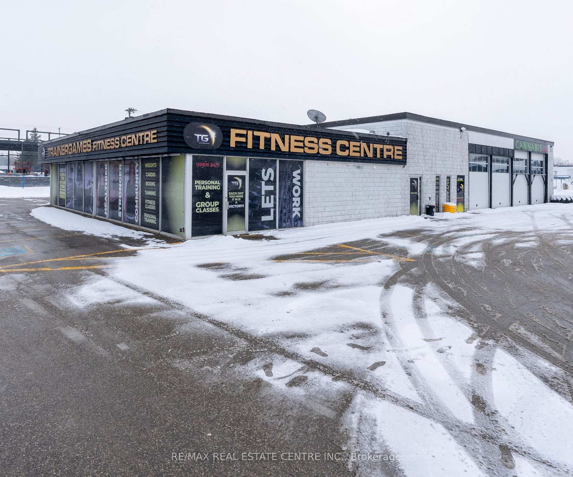 735 Industrial Road, Shelburne, ON, exterior