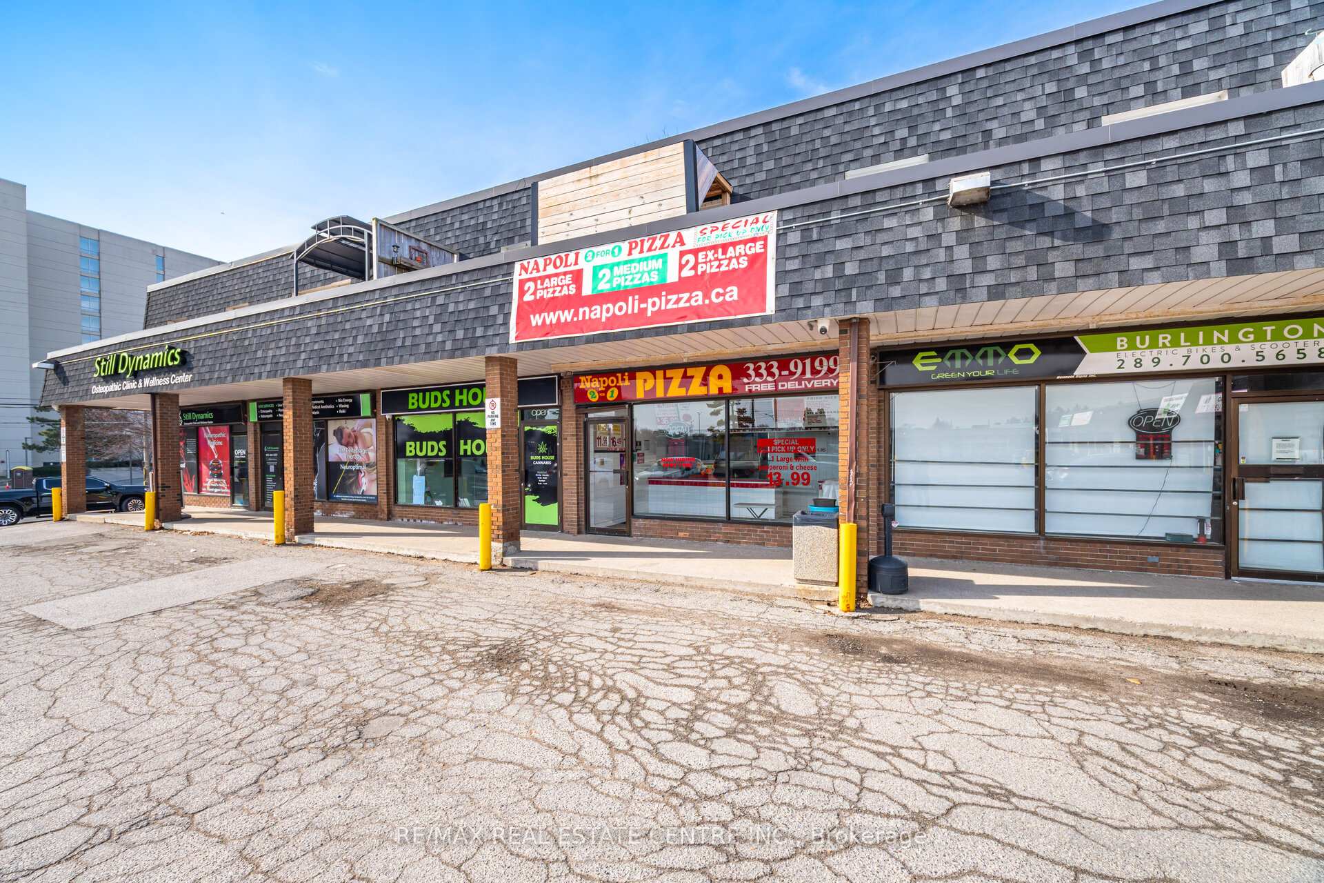 5291 Lakeshore Road, Burlington, ON, exterior
