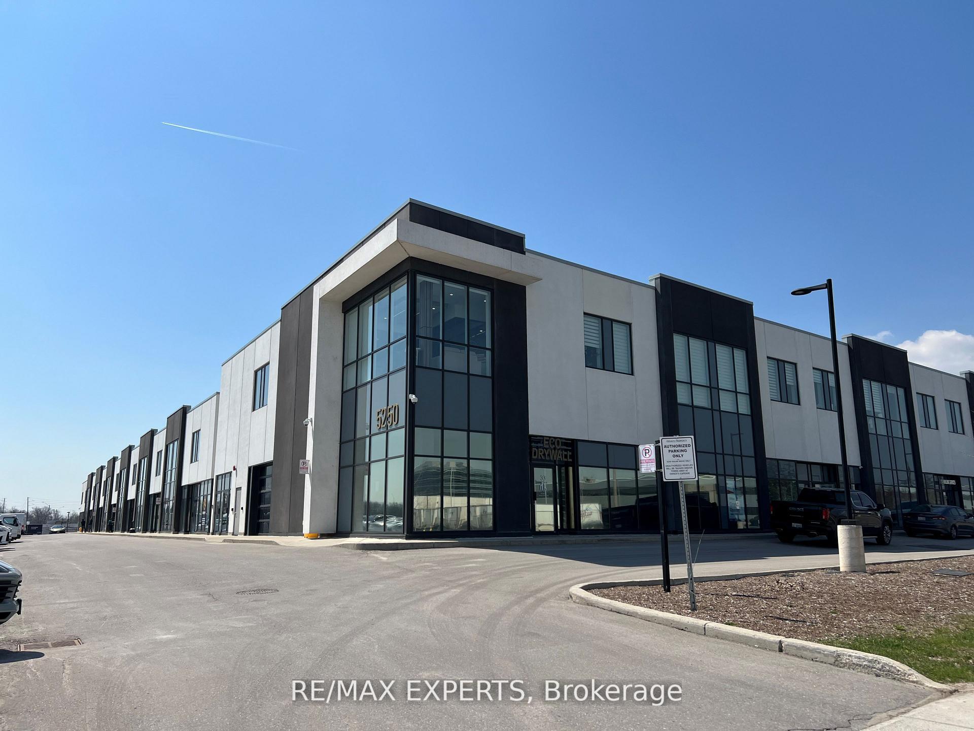 33 - 5250 Solar Drive, Mississauga, ON, exterior