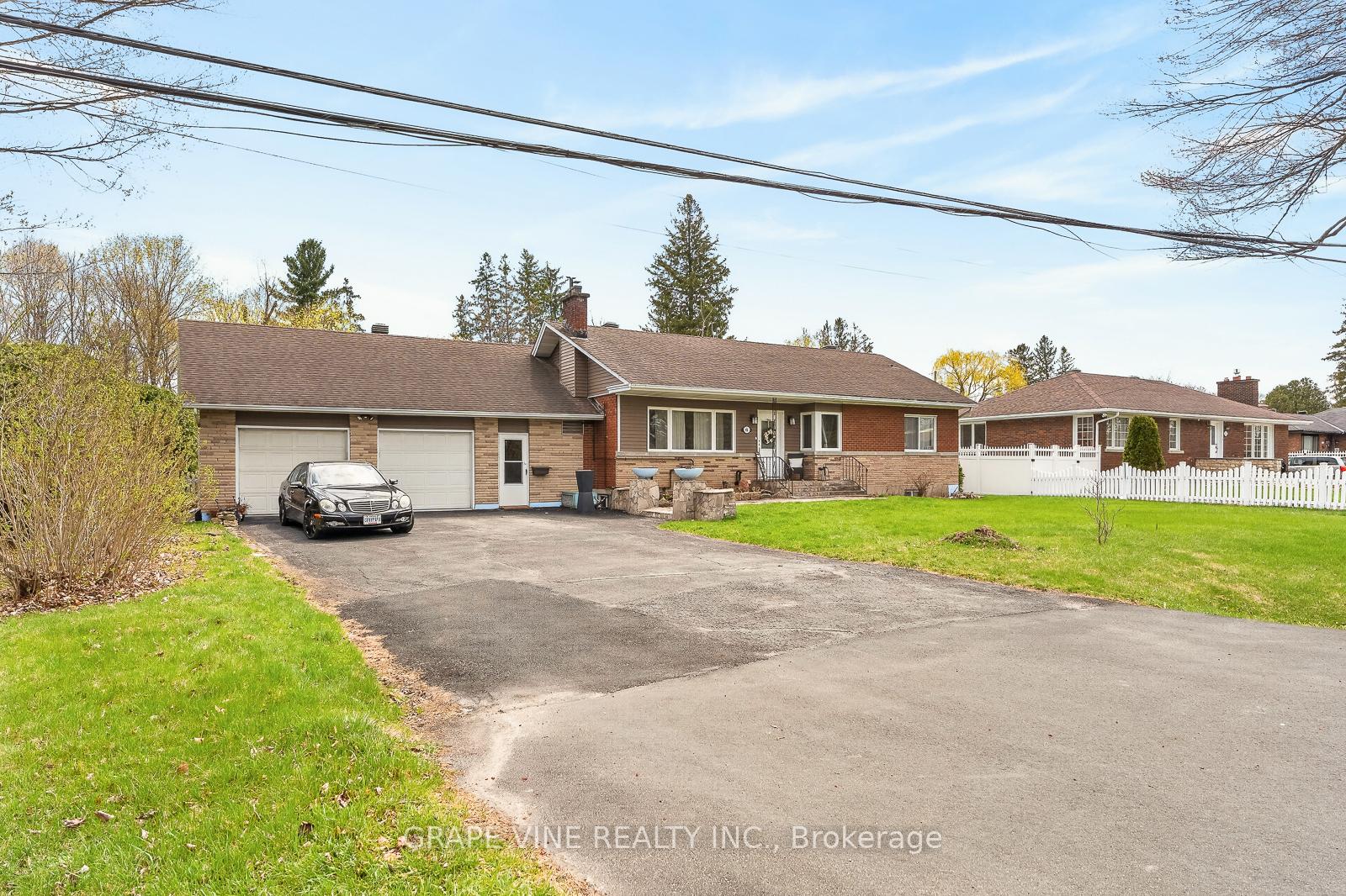 46 Macfarlane Road, Country Place - Pineglen - Crestview and Area, ON, exterior