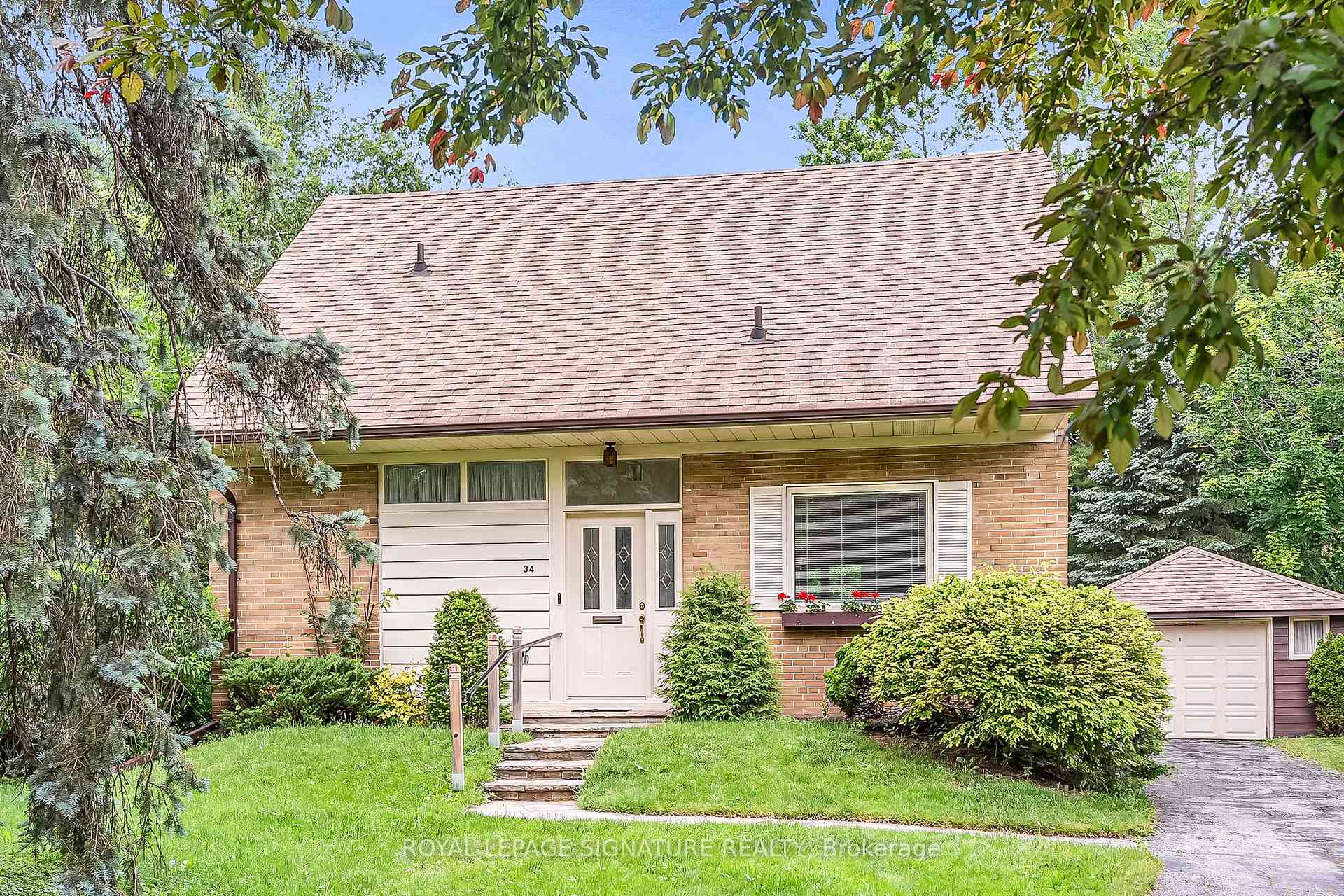34 Addison Crescent, Toronto C13, ON, exterior