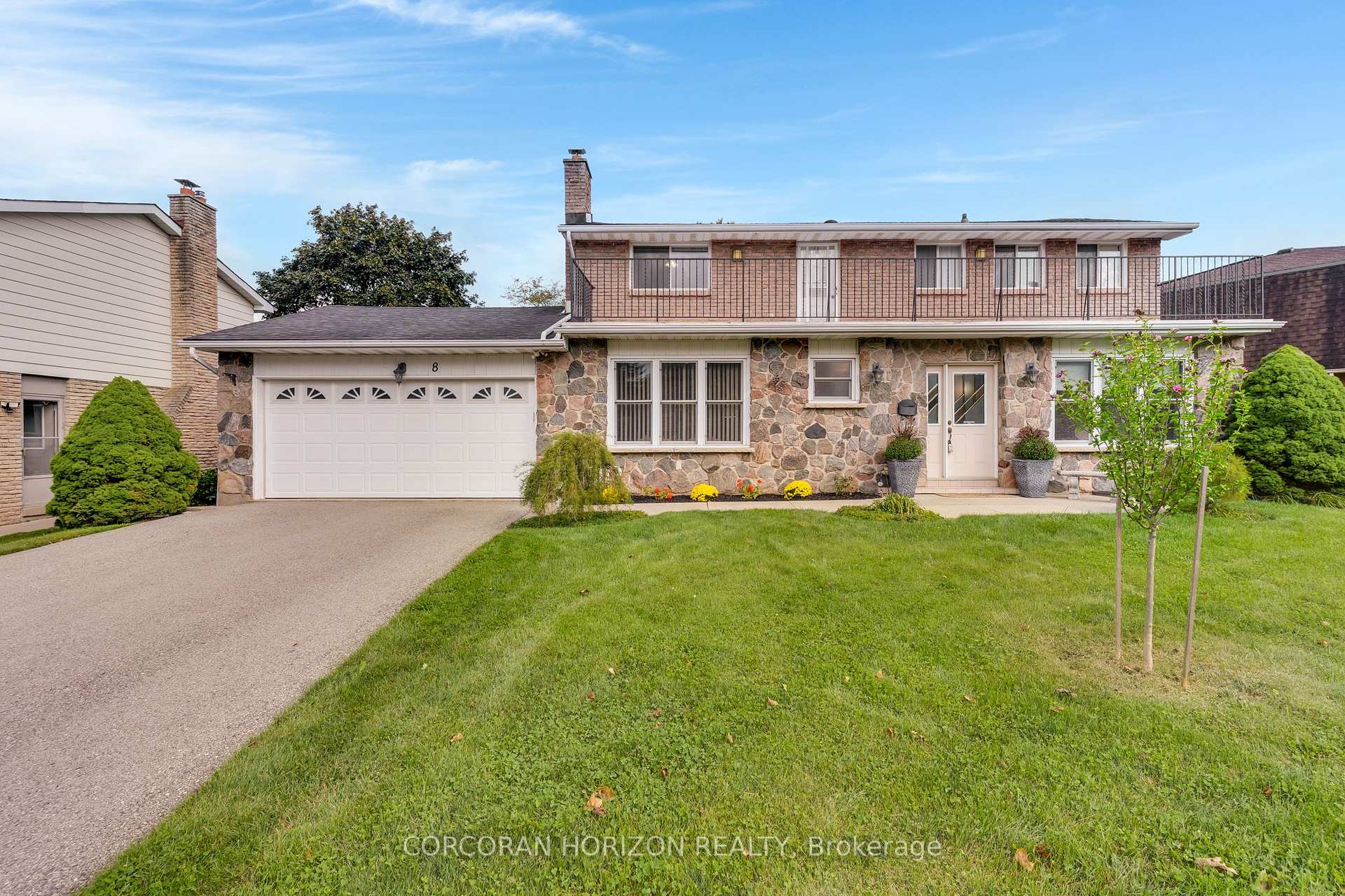 8 Blue Spruce Court, Kitchener, ON, exterior