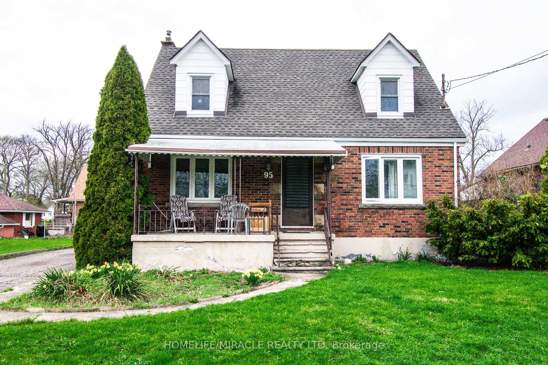 95 Queen Street S, Thorold, ON, exterior