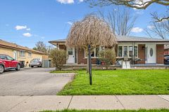 27 Vicmount Drive, Kitchener, ON, exterior