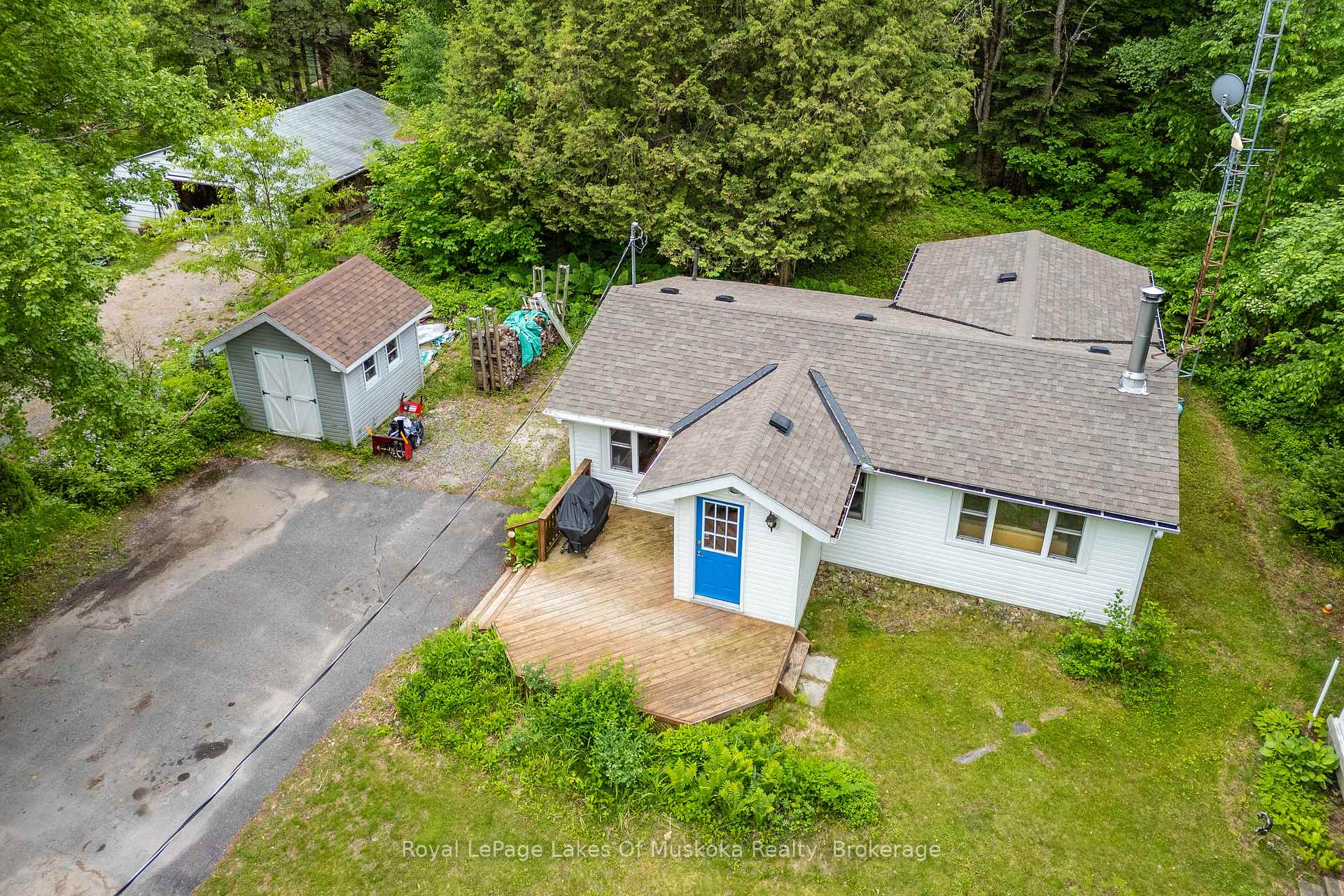 1136 Springdale Shores Private, Bracebridge, ON, exterior