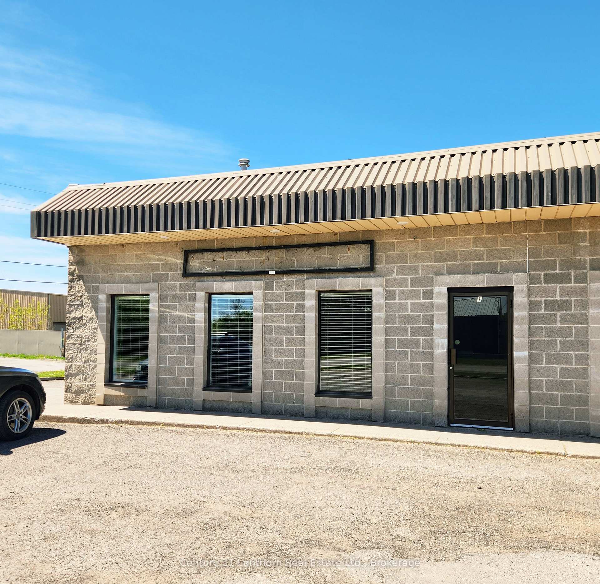 A - 122 Parks Drive, Belleville, ON, exterior