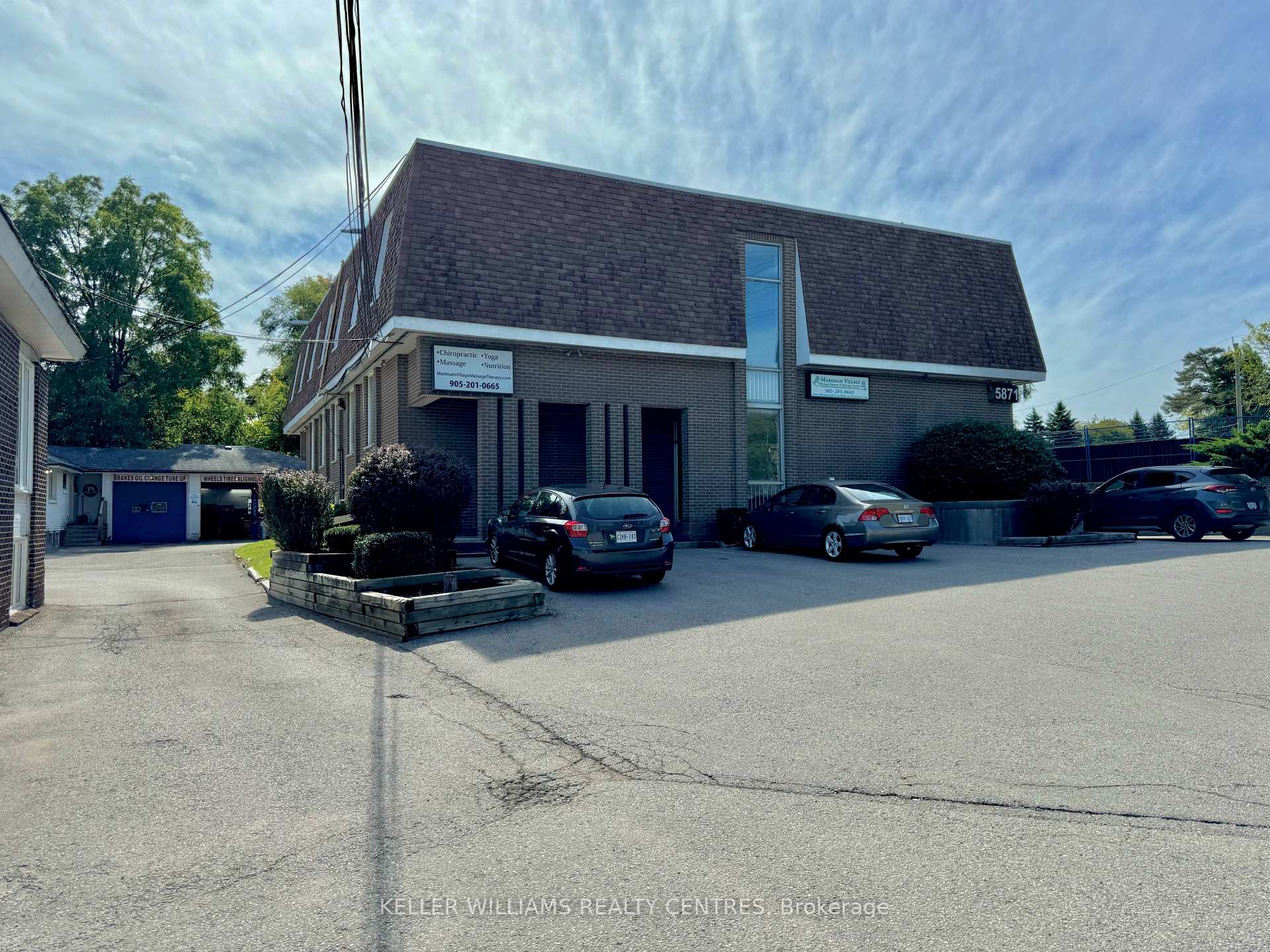 301 - 5871 Highway 7 Road E, Markham, ON, exterior