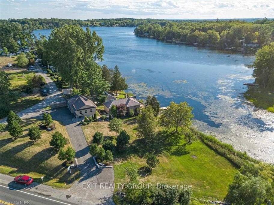 1531 Foxboro Stirling Road, Quinte West, ON, exterior