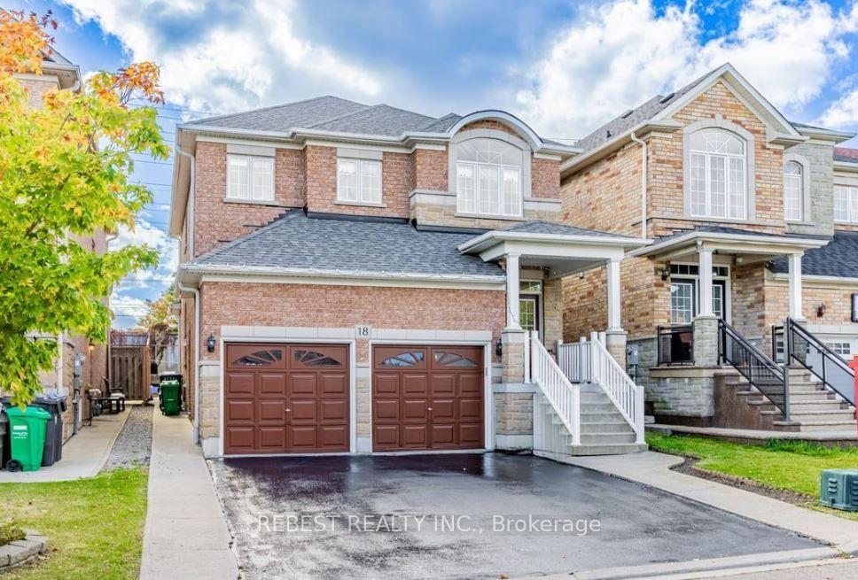 18 Village Lake Crescent, Brampton, ON, exterior