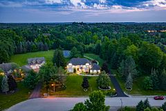 11135 Menzies Court, Milton, ON, exterior