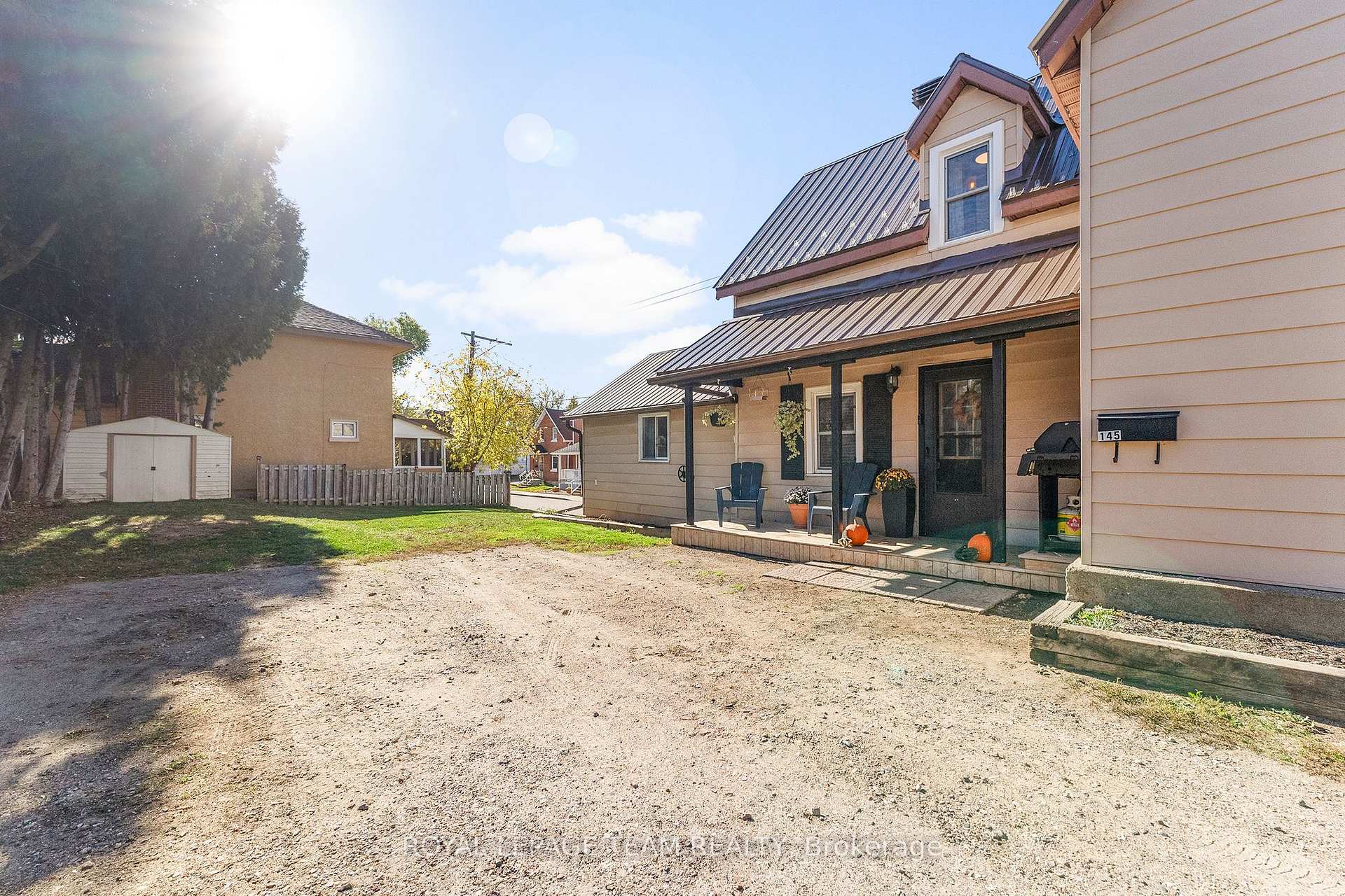 145 Munroe Avenue W, Renfrew, ON, exterior
