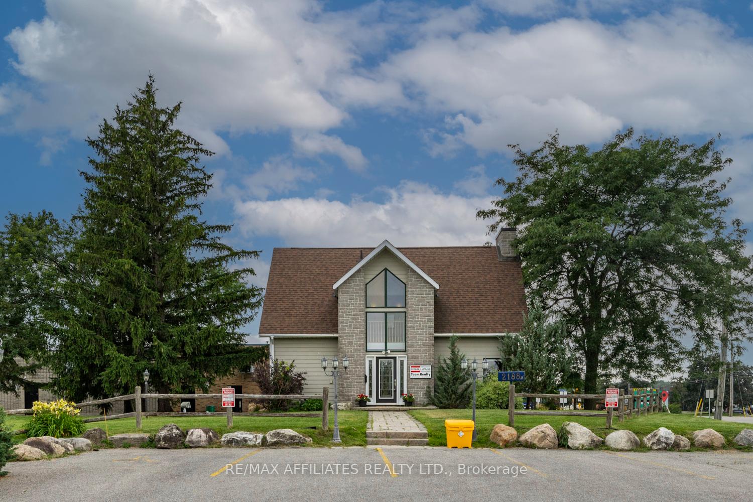 2188 Robertson Road, Bells Corners and South to Fallowfield, ON, exterior