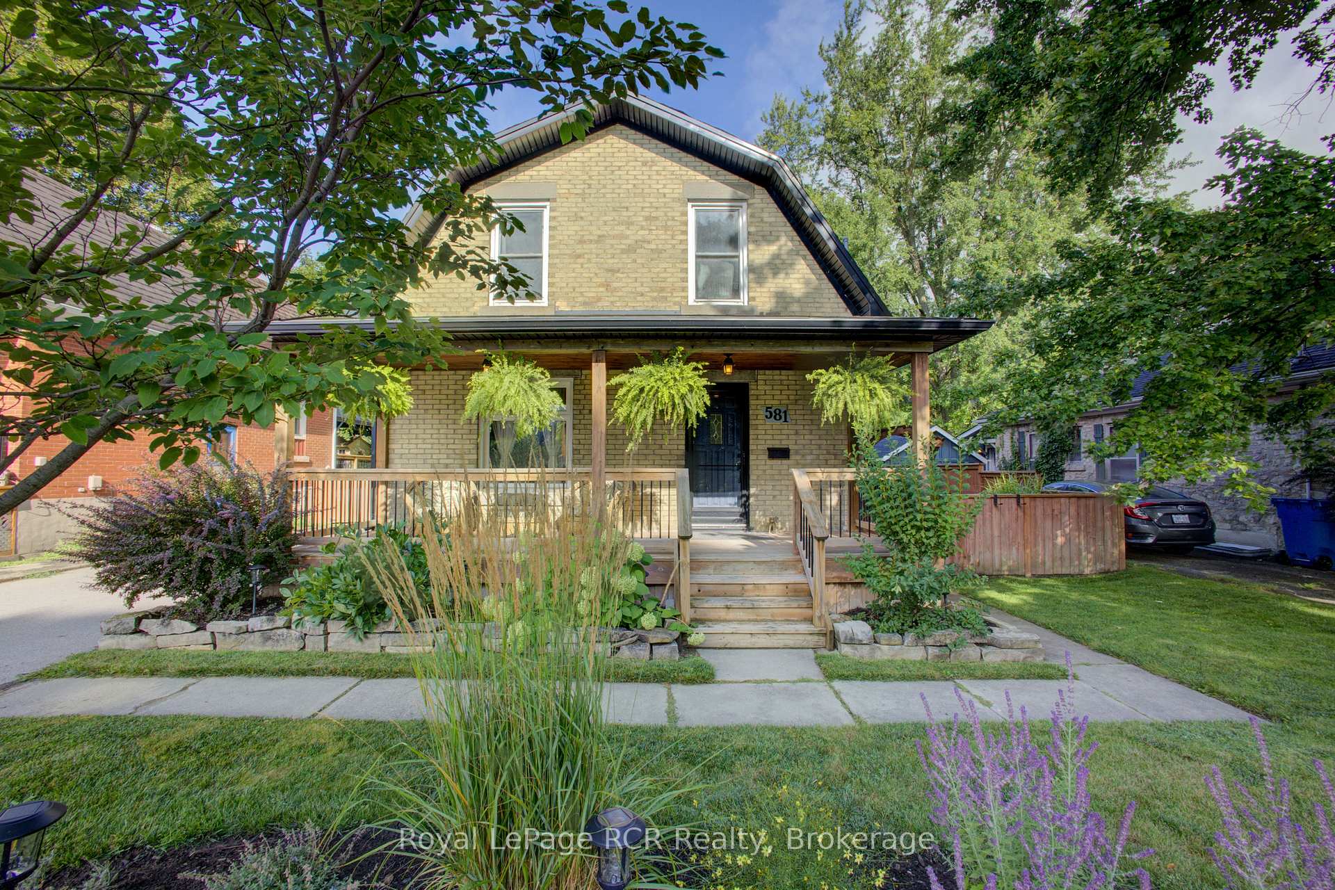 581 St Andrew Street W, Centre Wellington, ON, exterior