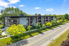 203 - 212 Lakeport Road, St. Catharines, ON, exterior