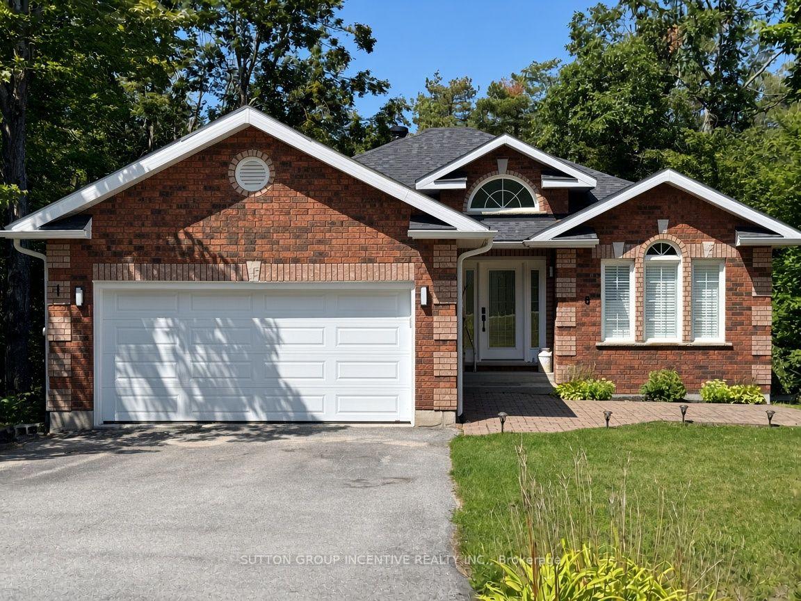 8 Alpine Way, Oro-Medonte, ON, exterior